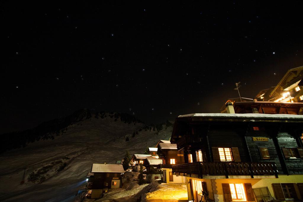 Chalet Valaisia รีเดอร์อัลพ์ ภายนอก รูปภาพ