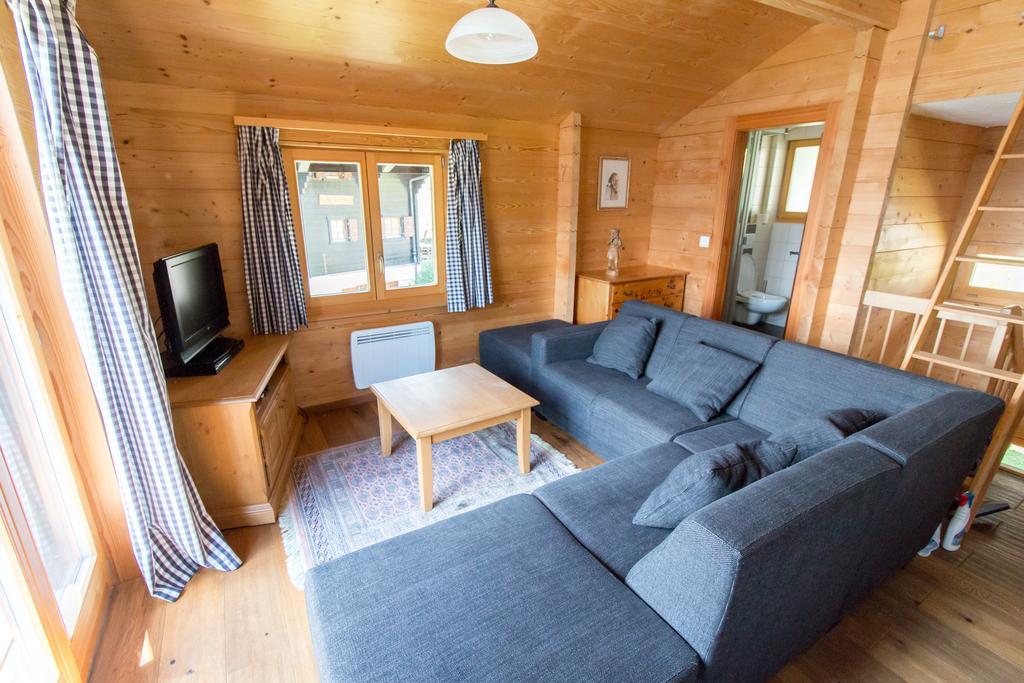 Chalet Valaisia รีเดอร์อัลพ์ ภายนอก รูปภาพ
