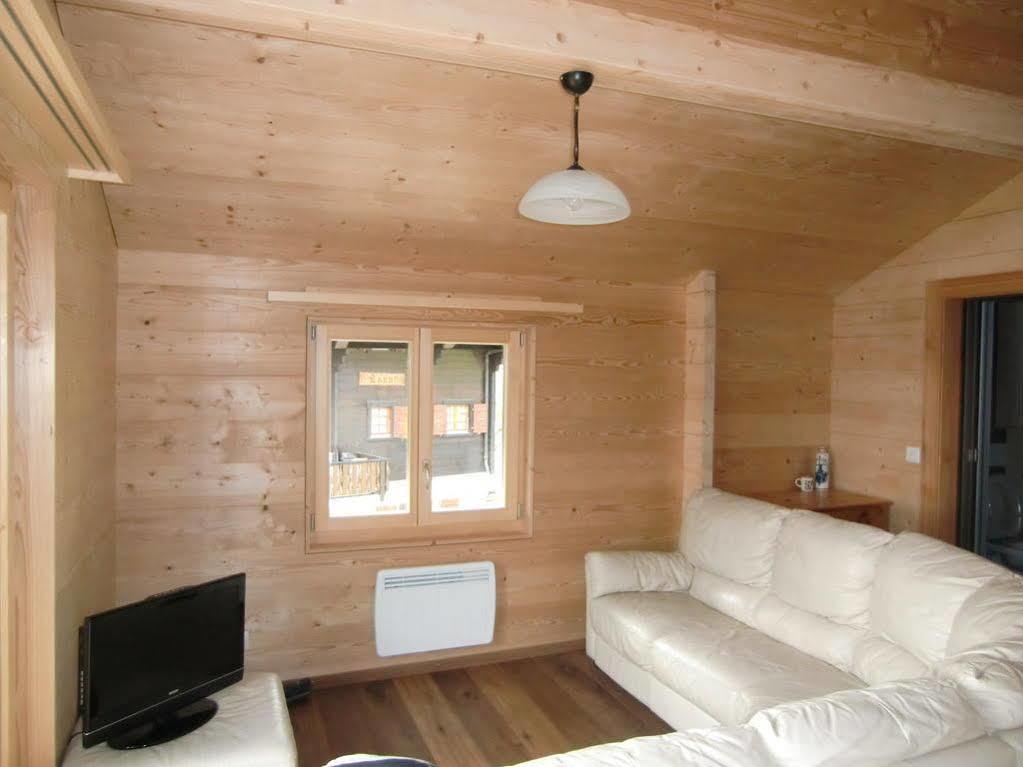 Chalet Valaisia รีเดอร์อัลพ์ ภายนอก รูปภาพ